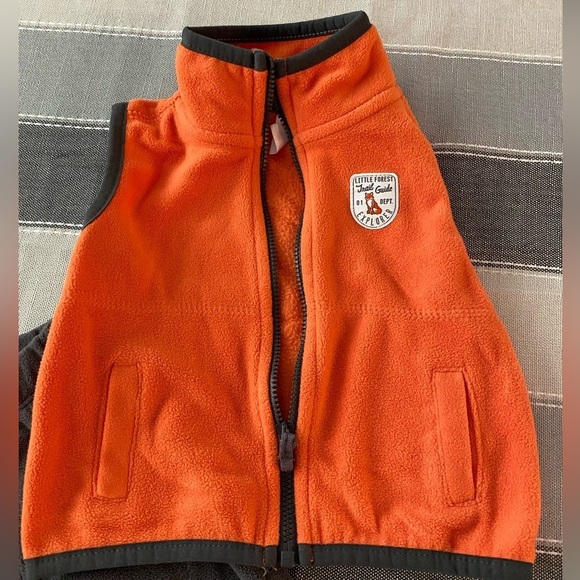 Carter’s infant nine month fleece, three-piece set, pants, onesie, and v… - Picture 3 of 4